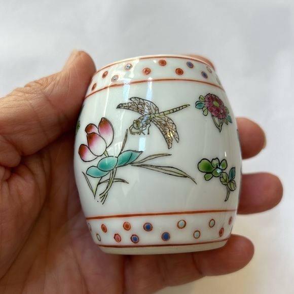 Chinese Porcelain Herb Spice Ginger Jar 2.5 High - Picture 8 of 8